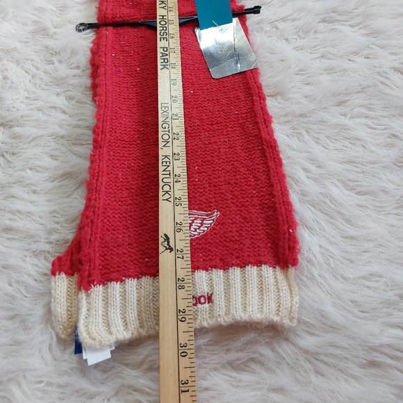 Reebok NFL Women's Red Wing Red Knit Scarf - Picture 3 of 3